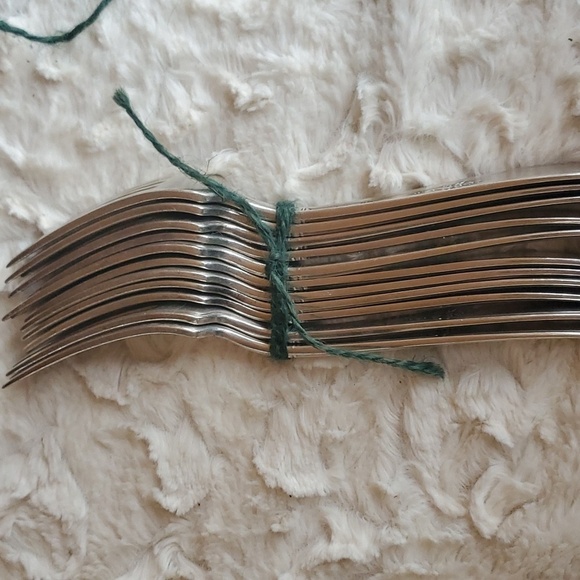 Vintage 1847 Rogers Bros. Set of 10 Place Settings Plus Butter Knife, Etc - Picture 8 of 14